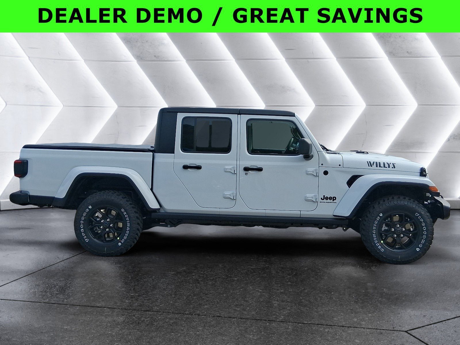 New 2025 Jeep Gladiator Willys image 7