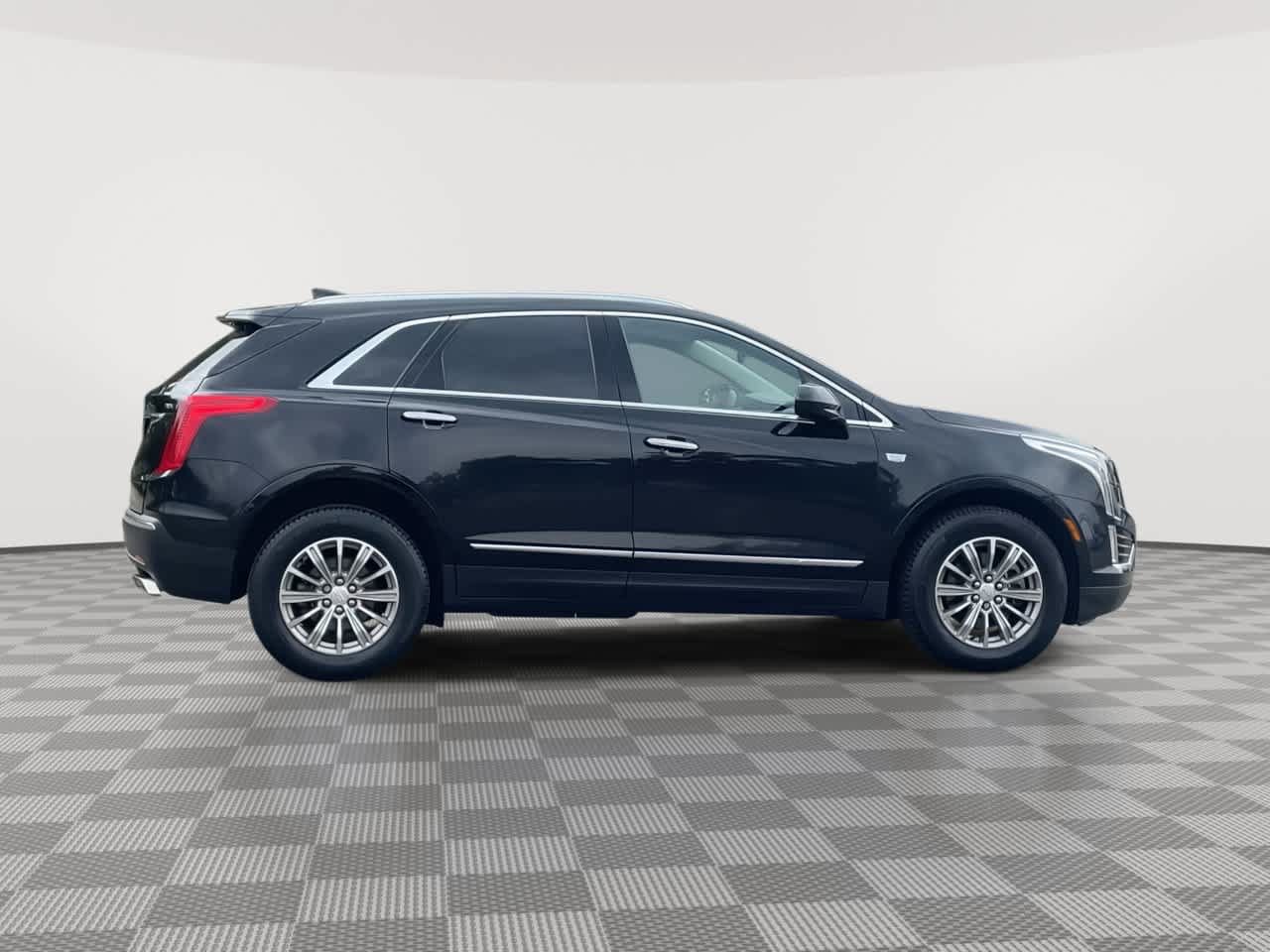 Used 2018 Cadillac XT5 Luxury w/ Driver Awareness Package AWD/4WD image 9