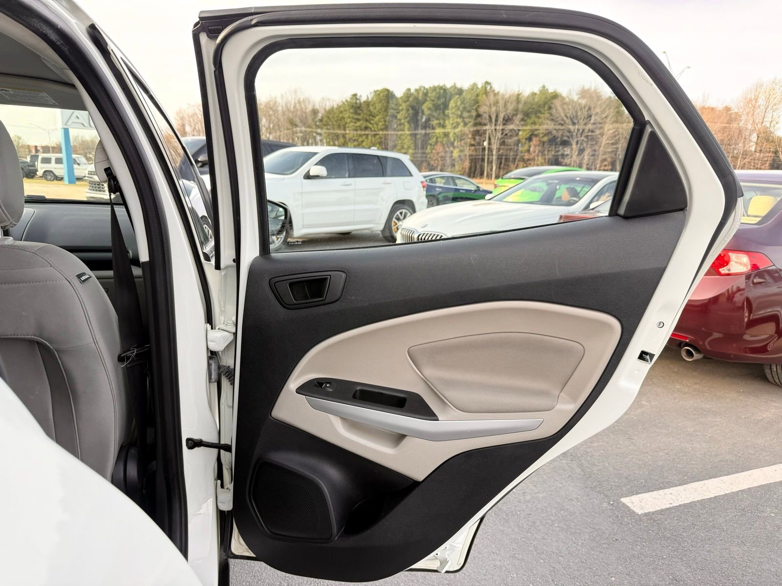 Used 2020 Ford EcoSport S image 16