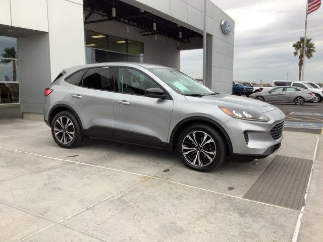 Used 2022 Ford Escape SE w/ SE Sport Appearance Package image 11