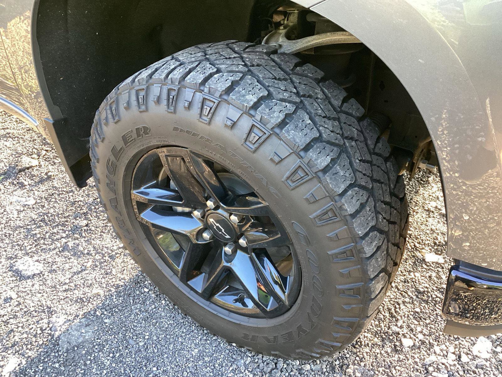 Used 2022 Chevrolet Silverado 1500 LT Trail Boss w/ Bed Protection Package AWD/4WD image 8