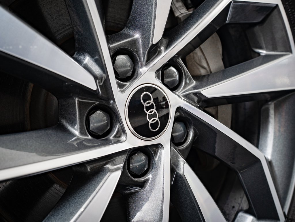 Used 2024 Audi Q5 2.0T Premium w/ Convenience Package image 8