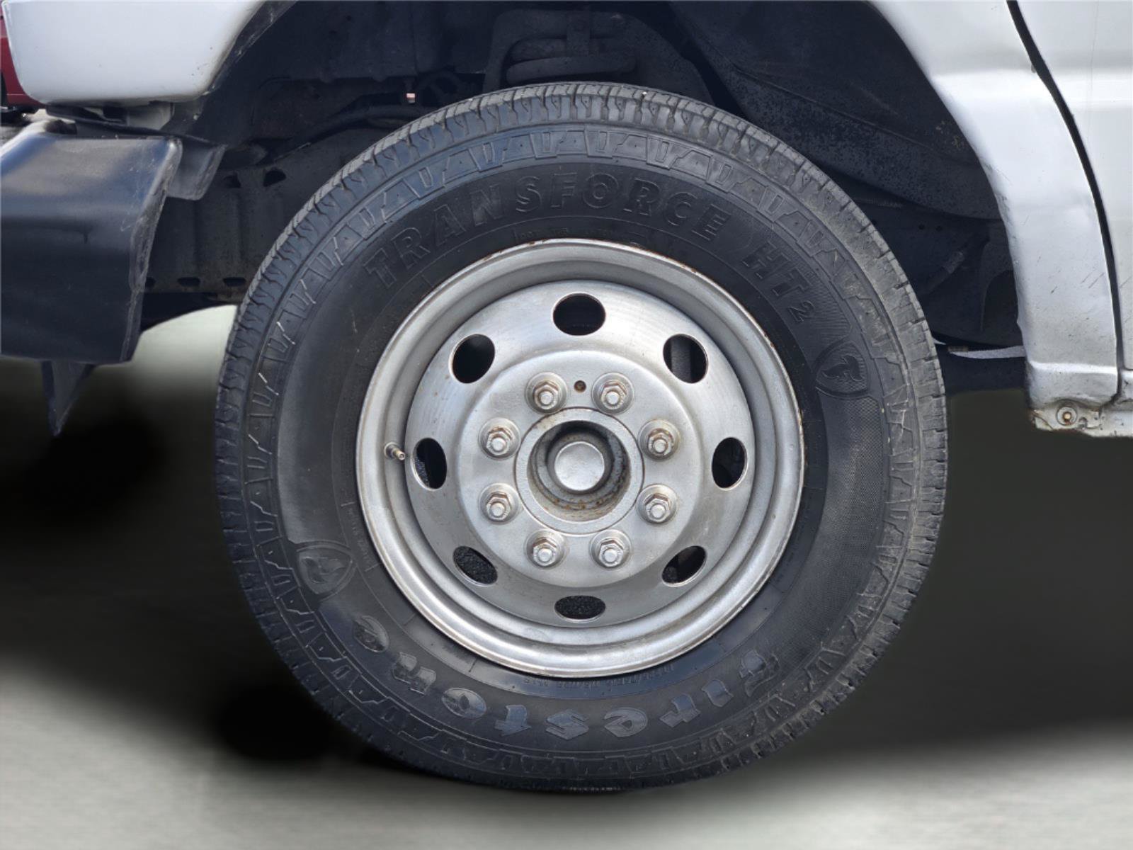 Used 2003 Ford E-350 and Econoline 350 Super Duty RWD image 11