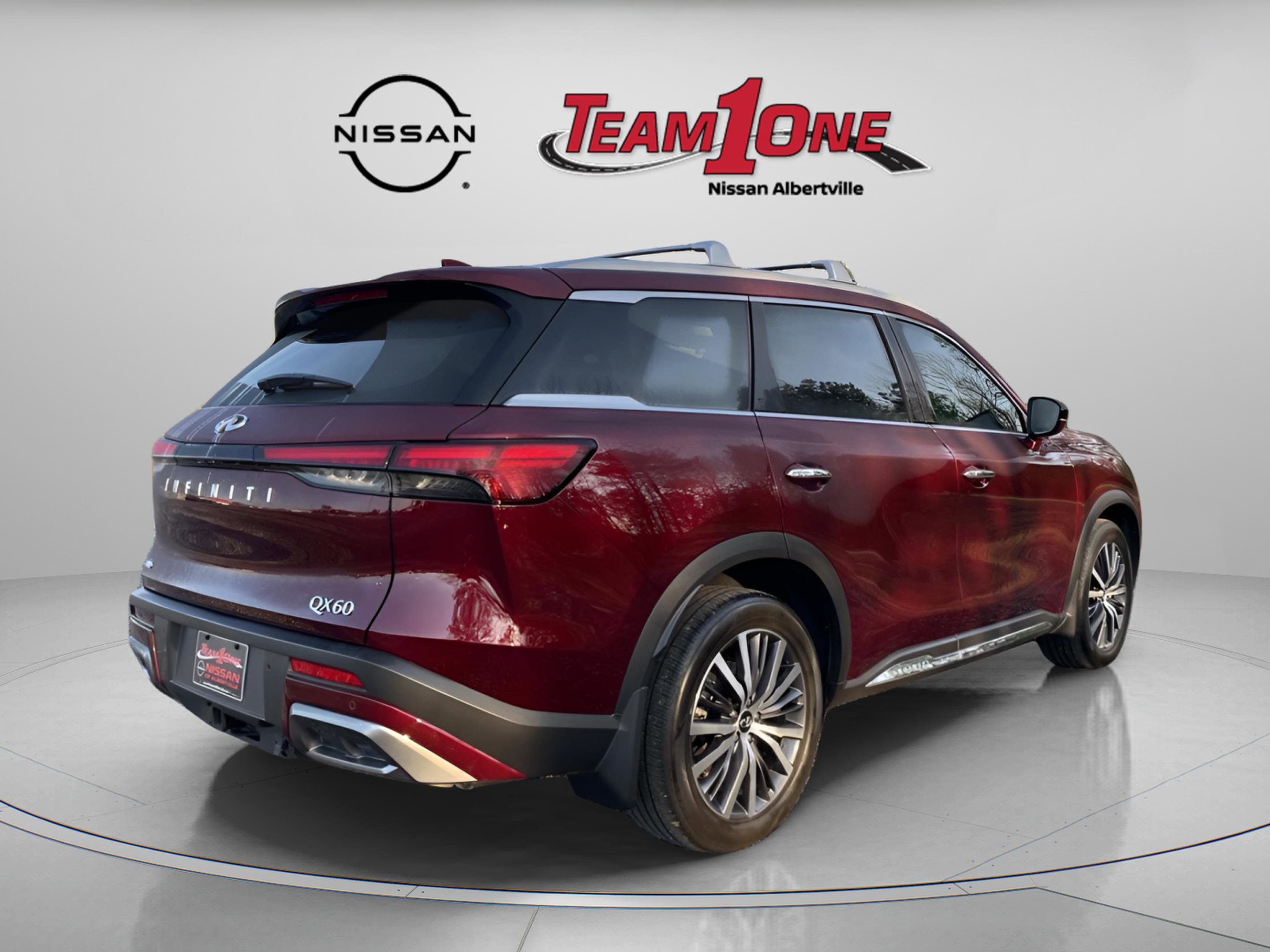 Used 2025 INFINITI QX60 Sensory w/ Vision Package image 12