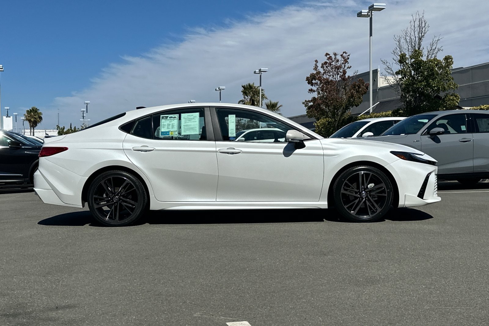 Used 2025 Toyota Camry XSE FWD image 3