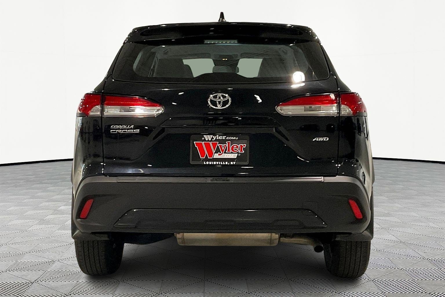 Used 2025 Toyota Corolla Cross L image 5