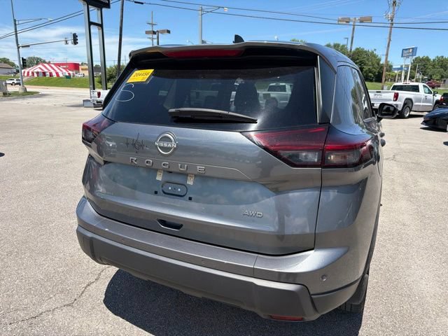 Used 2024 Nissan Rogue S AWD/4WD image 18