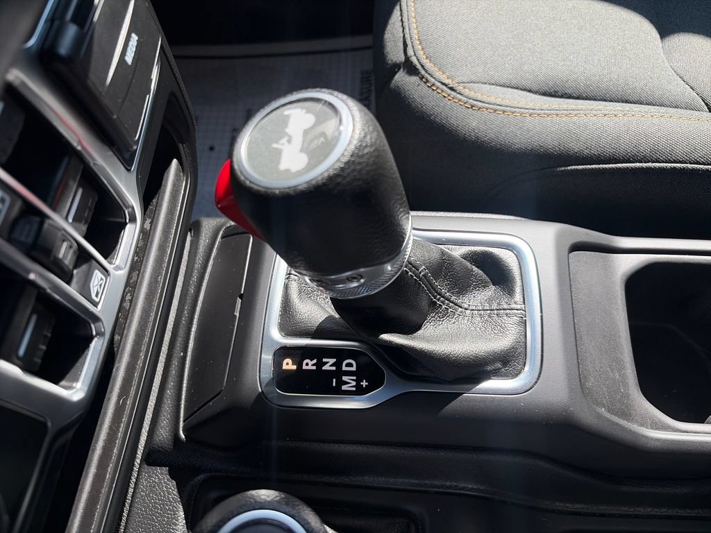 Used 2025 Jeep Wrangler Unlimited Sahara AWD/4WD image 23