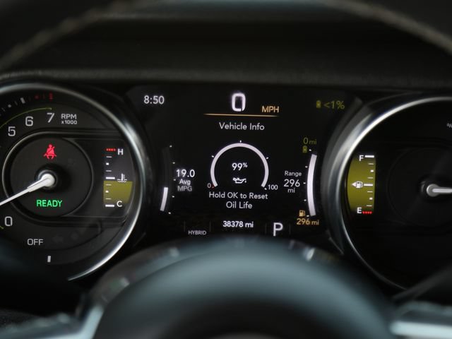 Used 2023 Jeep Wrangler Unlimited Sahara AWD/4WD image 17