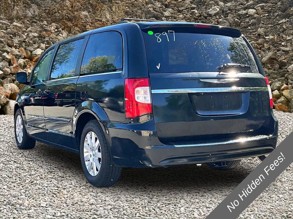 Used 2015 Chrysler Town & Country Touring FWD image 10