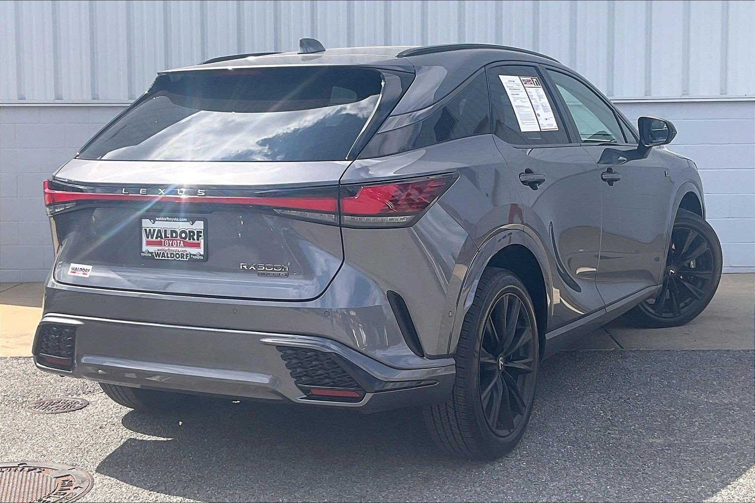 Used 2023 Lexus RX 500h F Sport w/ Accessory Package (Z1) AWD/4WD image 17