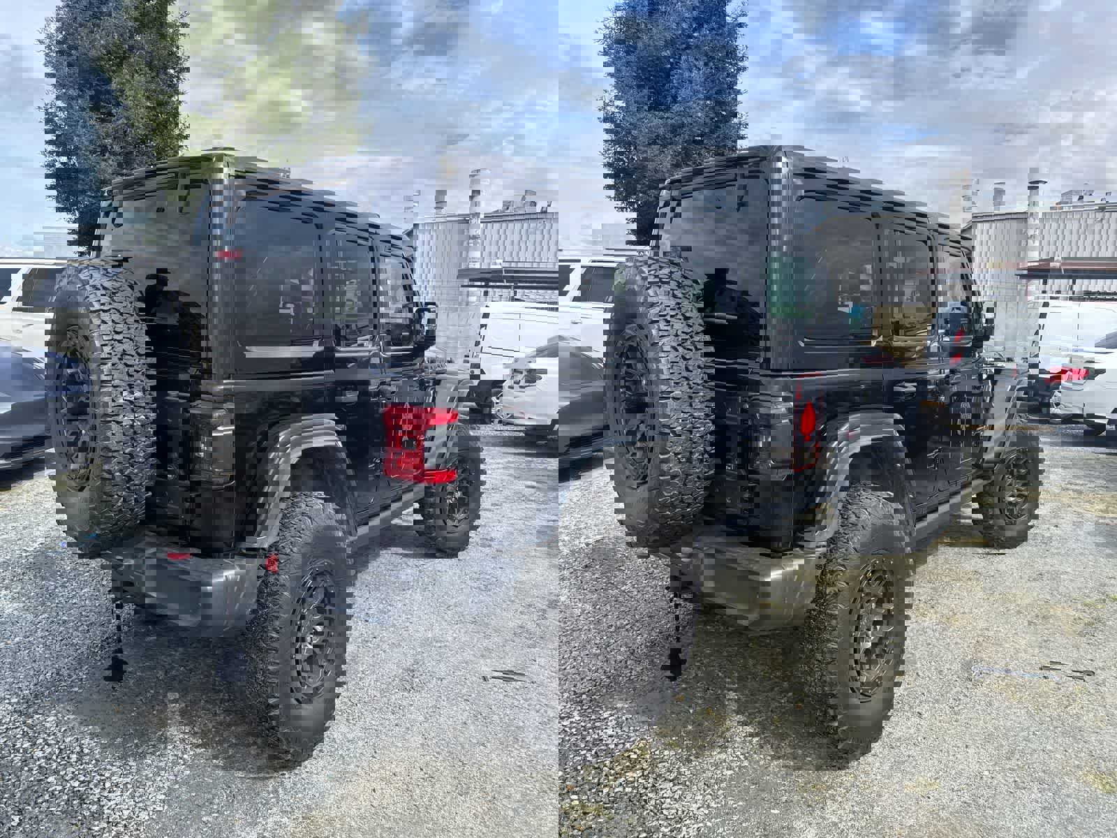 Used 2021 Jeep Wrangler Unlimited Rubicon w/ Xtreme Recon 35" Tire Package image 5