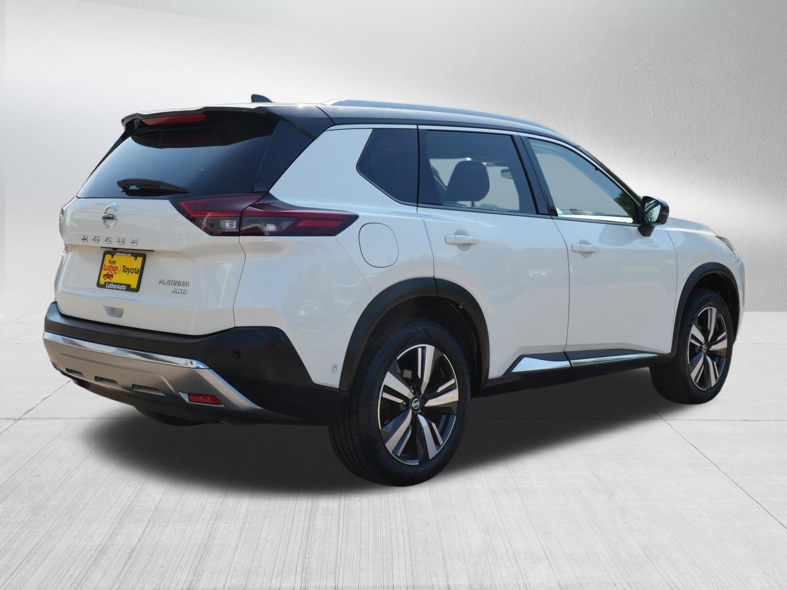 Used 2021 Nissan Rogue Platinum AWD/4WD image 7