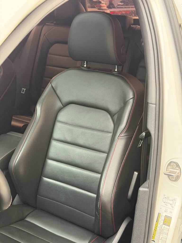 Used 2019 Volkswagen GTI SE w/ SE Experience Package image 27