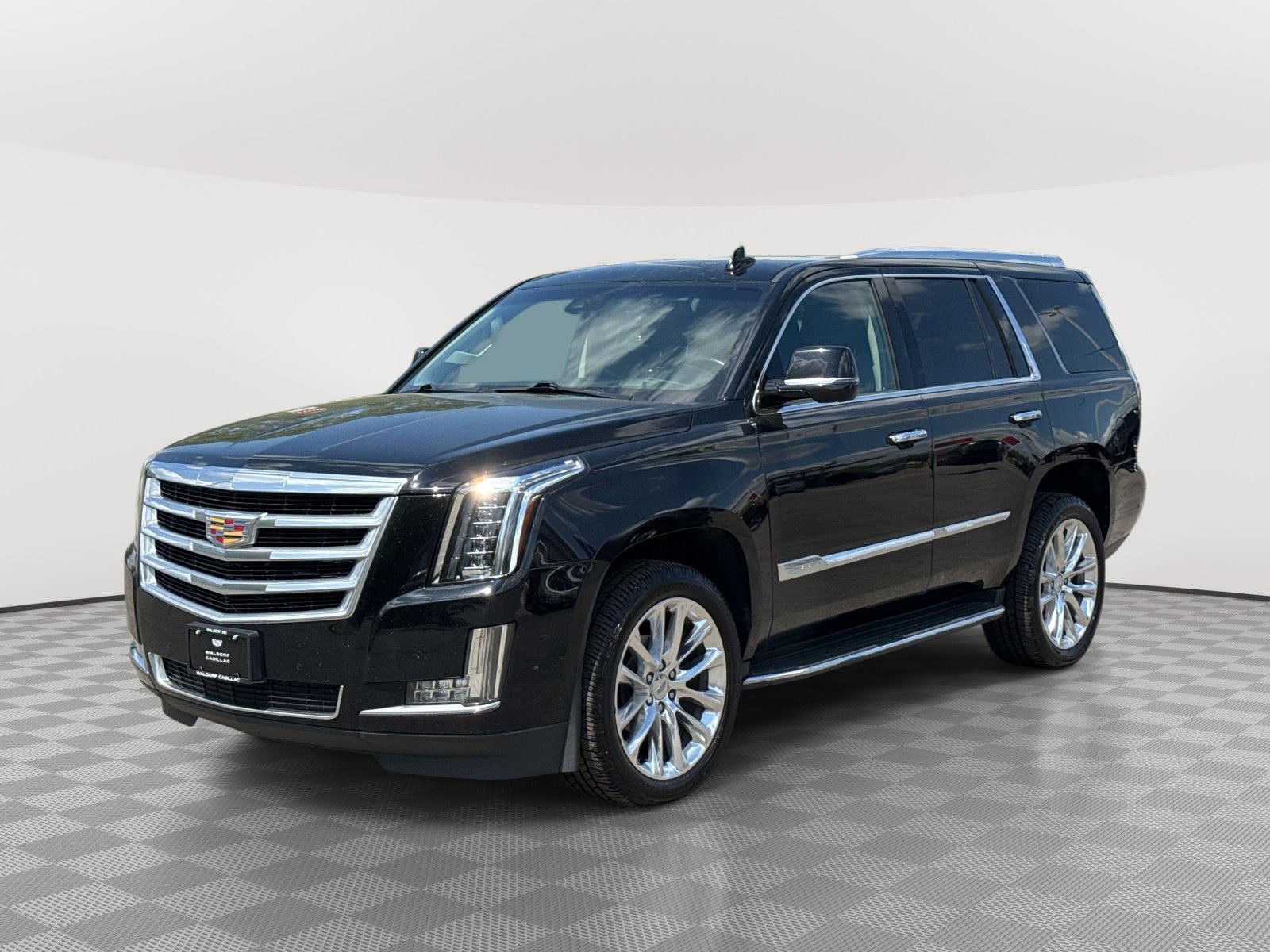 Used 2019 Cadillac Escalade Luxury image 3