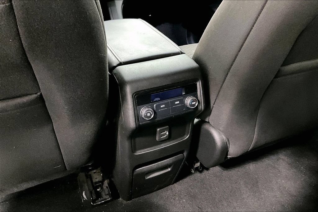 Used 2019 GMC Acadia SLE FWD image 28