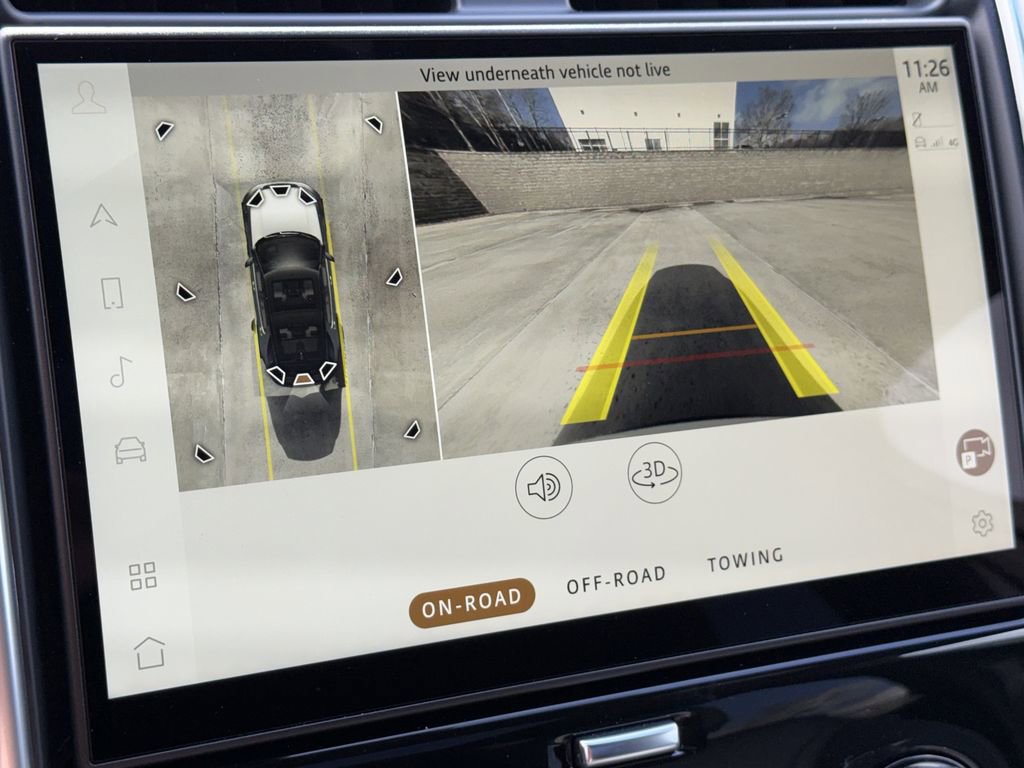 Used 2024 Land Rover Discovery Dynamic SE image 27