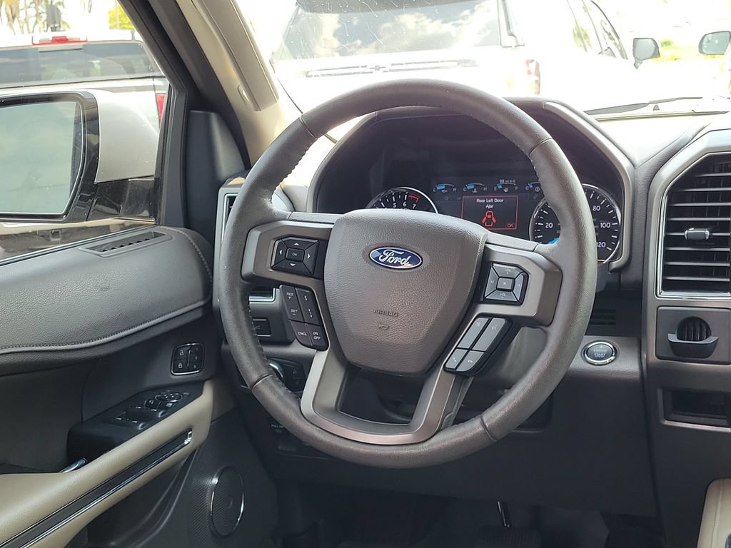Used 2018 Ford Expedition XLT w/ Equipment Group 202A RWD image 14