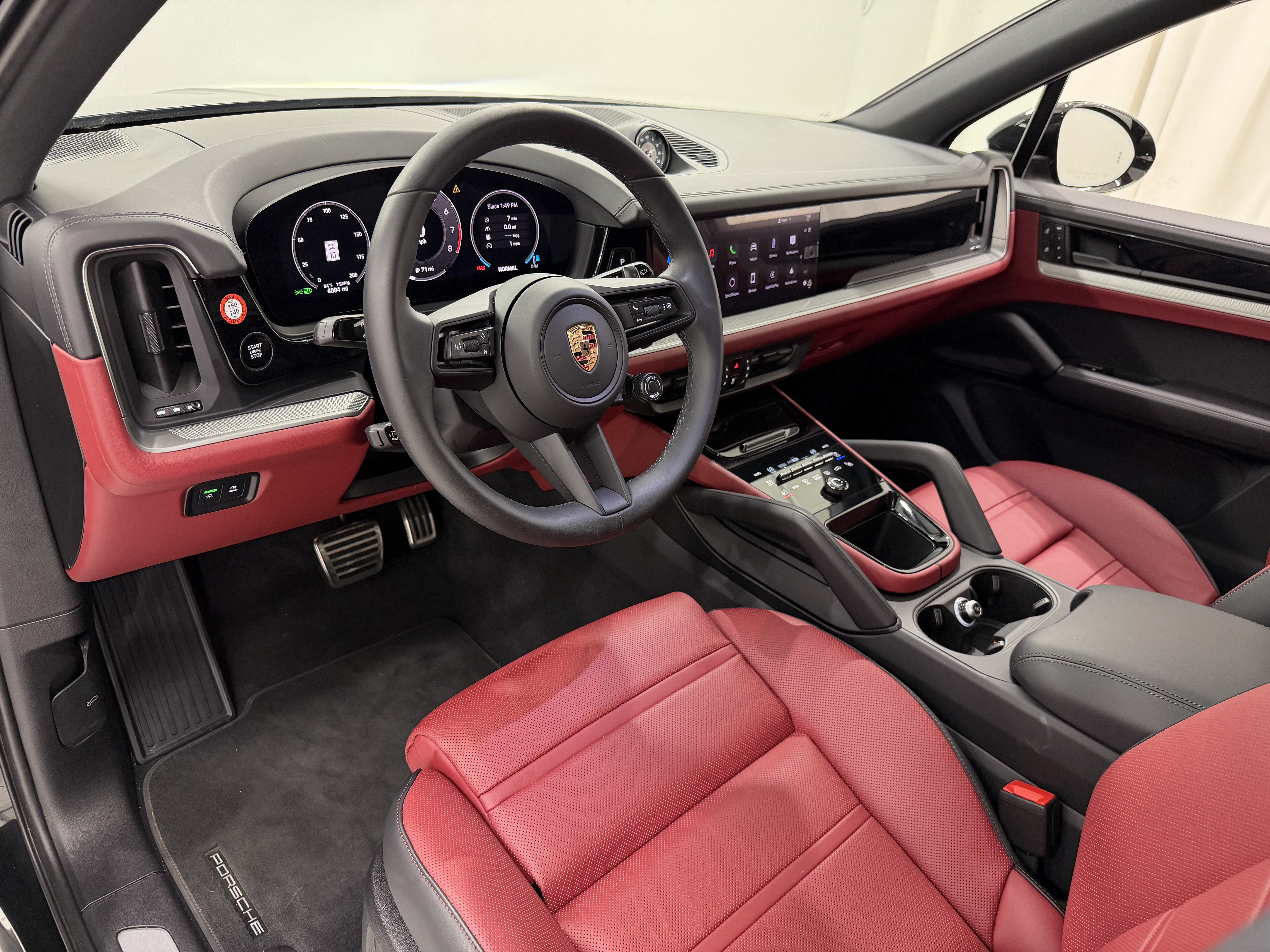 Certified 2025 Porsche Cayenne S AWD/4WD image 26