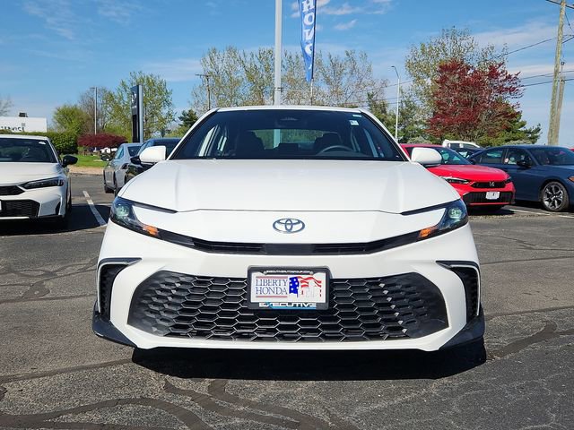 Used 2025 Toyota Camry SE w/ Convenience Package image 2
