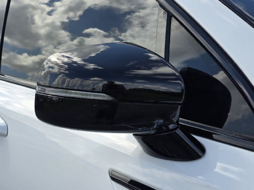 Certified 2023 Kia Sorento SX FWD image 12
