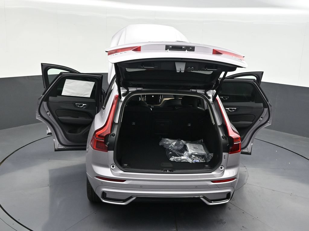 New 2026 Volvo XC60 B5 Core AWD/4WD image 33