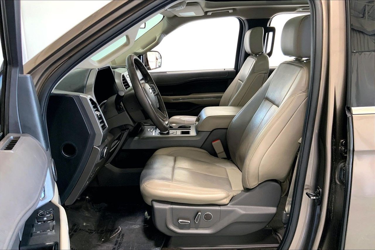 Used 2018 Ford Expedition Max XLT w/ Equipment Group 201A RWD image 18