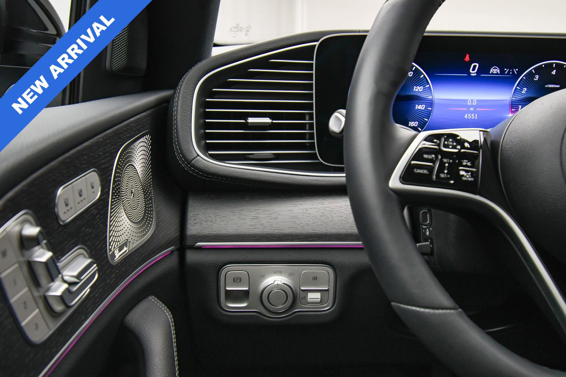 Used 2025 Mercedes-Benz GLS 450 4MATIC image 36