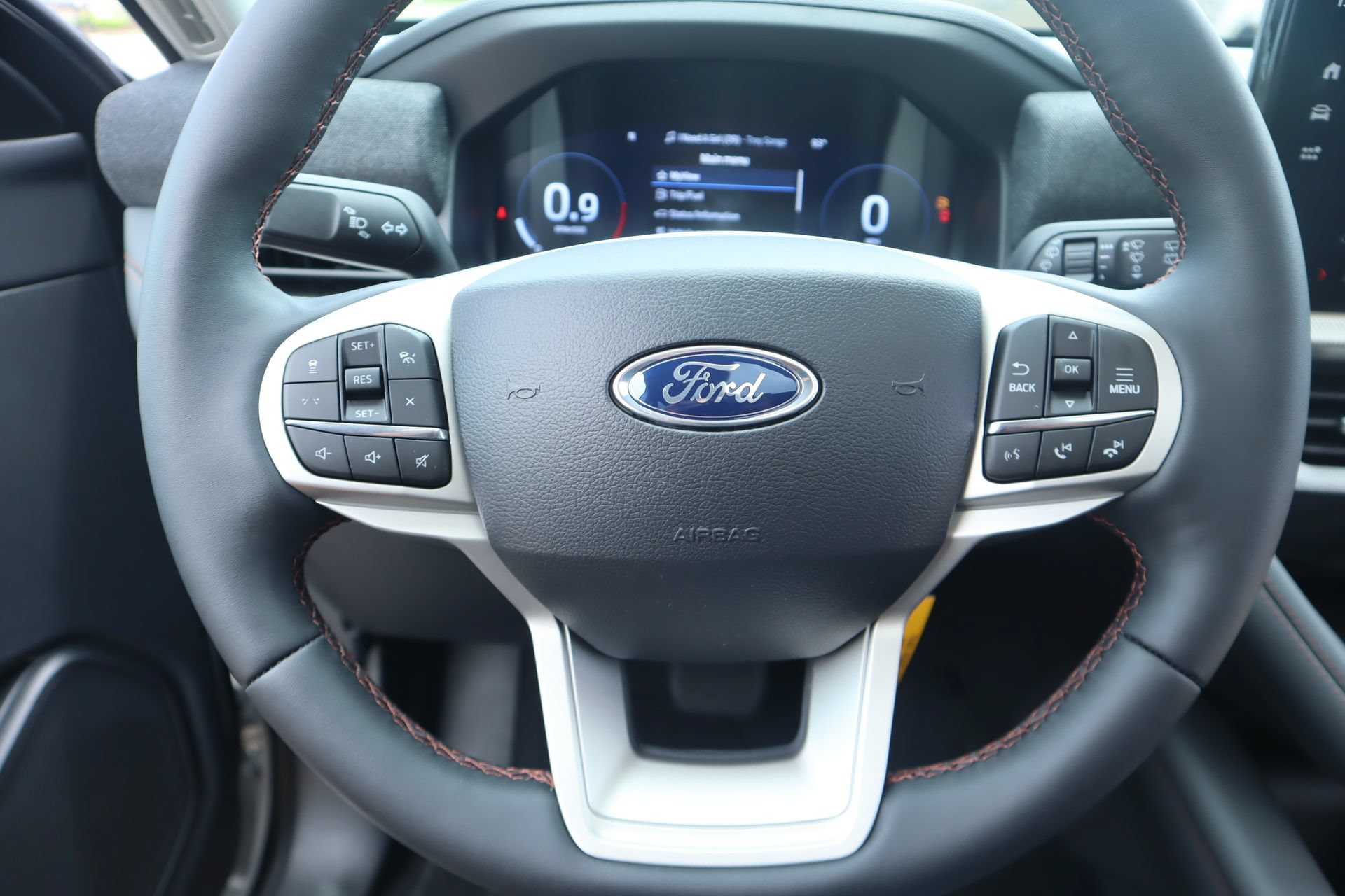 New 2026 Ford Explorer Active w/ Active Comfort Package AWD/4WD image 2