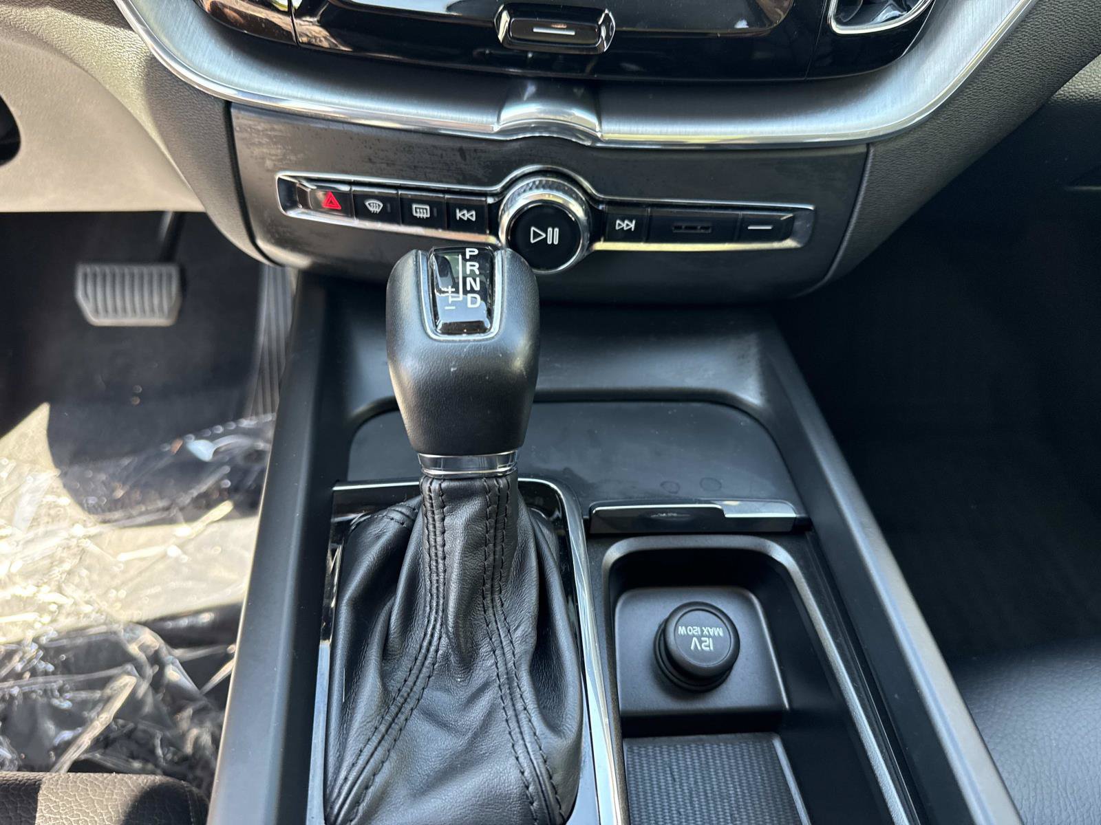 Used 2018 Volvo XC60 T6 Momentum w/ Convenience Package AWD/4WD image 30