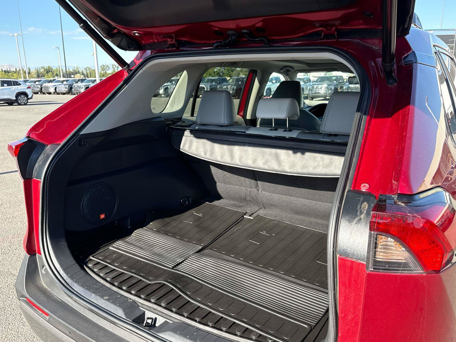Used 2021 Toyota RAV4 Limited AWD/4WD image 15