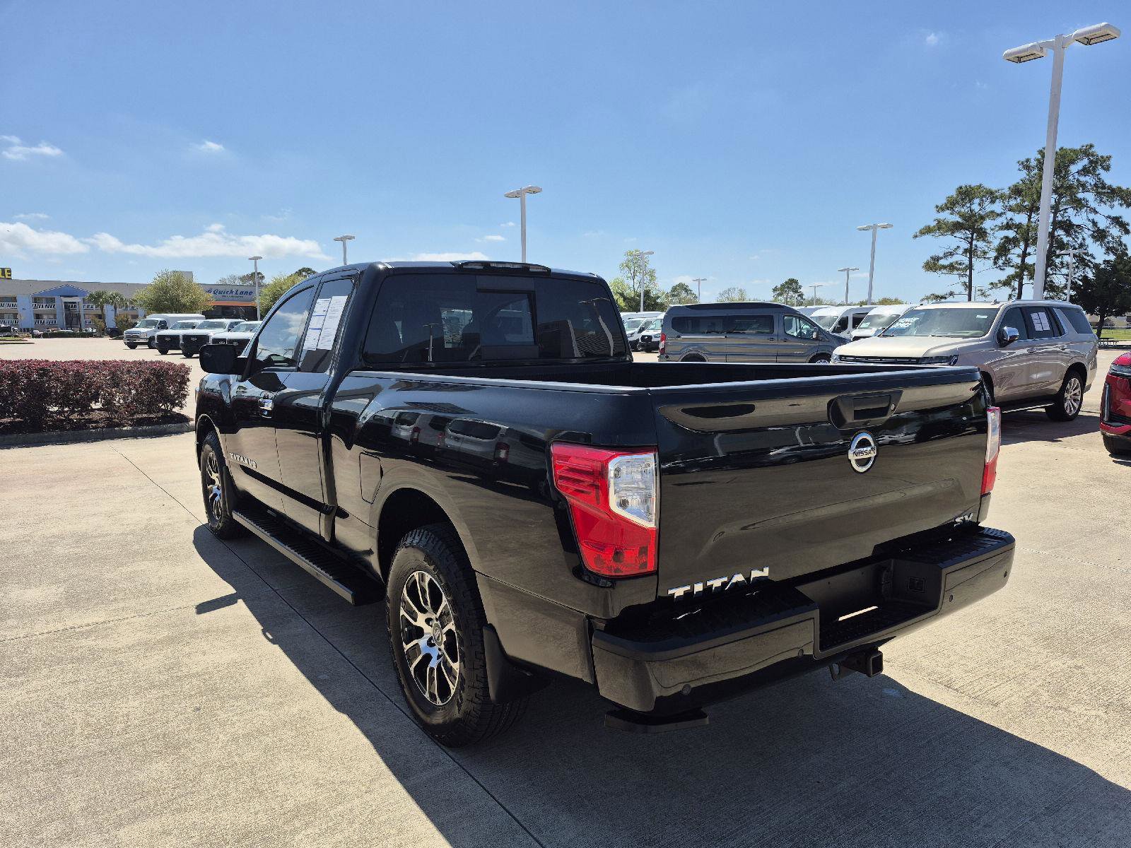 Used 2020 Nissan Titan SV w/ SV Convenience Package RWD image 20