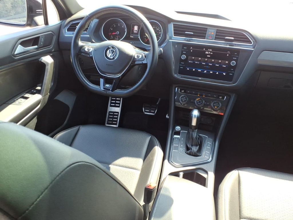 Used 2021 Volkswagen Tiguan SE R-Line image 14