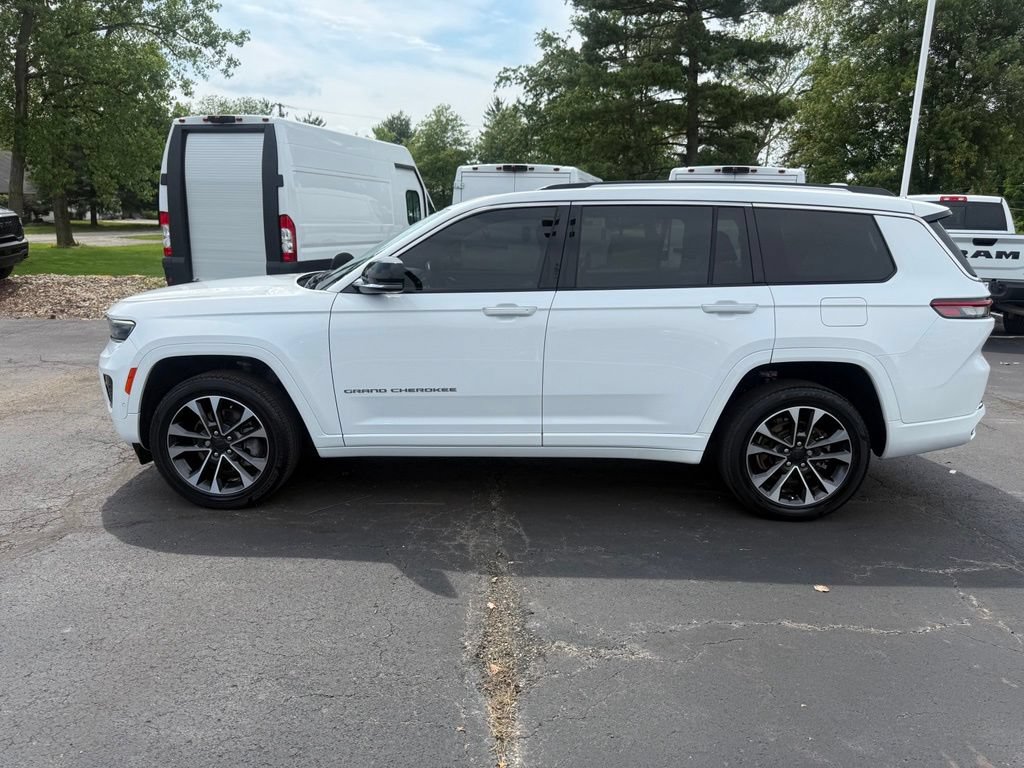 Used 2021 Jeep Grand Cherokee L Overland w/ Advanced Protech Group III AWD/4WD image 9