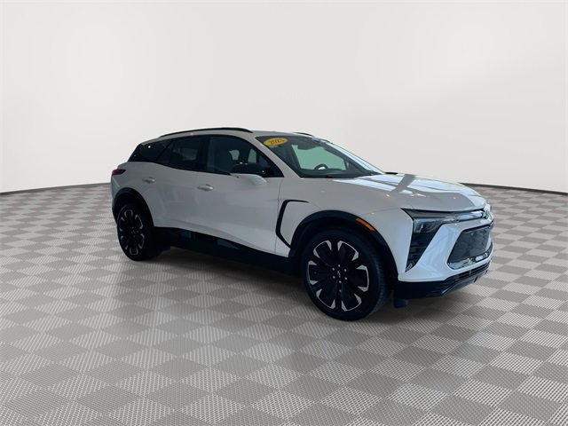 Certified 2025 Chevrolet Blazer EV RS image 2