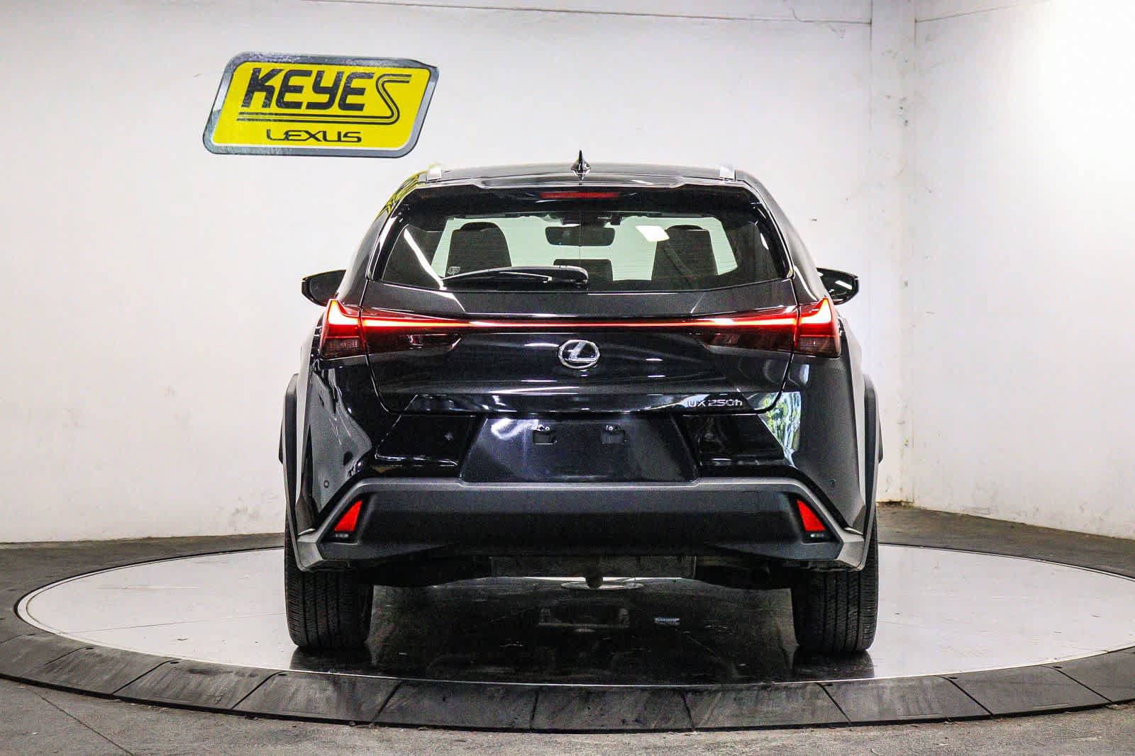 Certified 2023 Lexus UX 250h FWD w/ Accessory Package (Z2) image 3