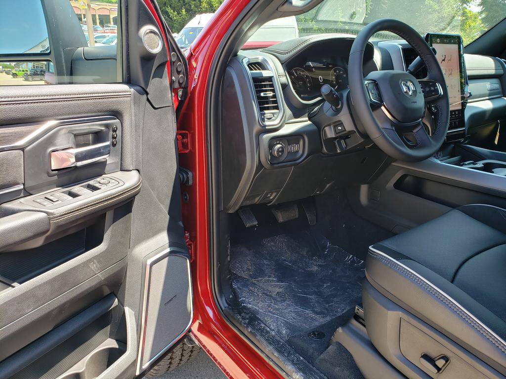New 2026 RAM 2500 Laramie AWD/4WD image 10