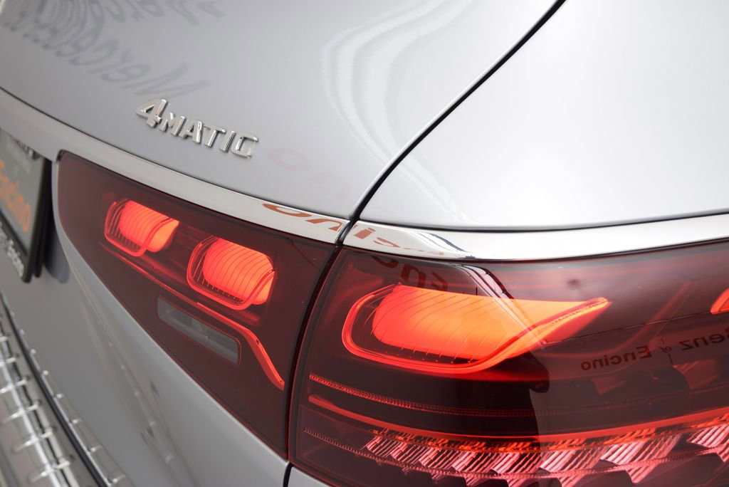 Used 2025 Mercedes-Benz GLS 450 4MATIC image 14