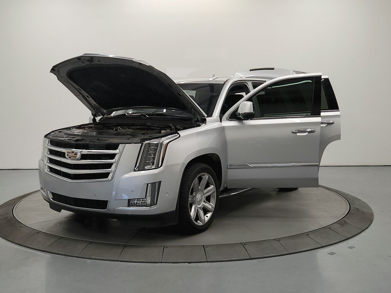 Used 2017 Cadillac Escalade Luxury AWD/4WD image 11