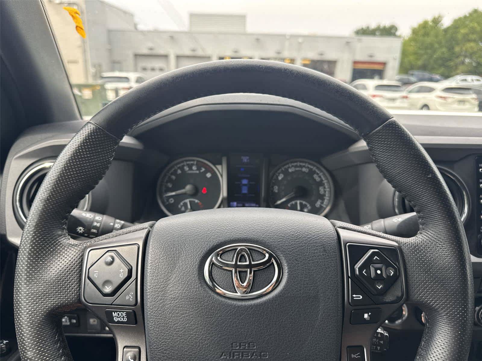 Used 2020 Toyota Tacoma TRD Off-Road AWD/4WD image 17