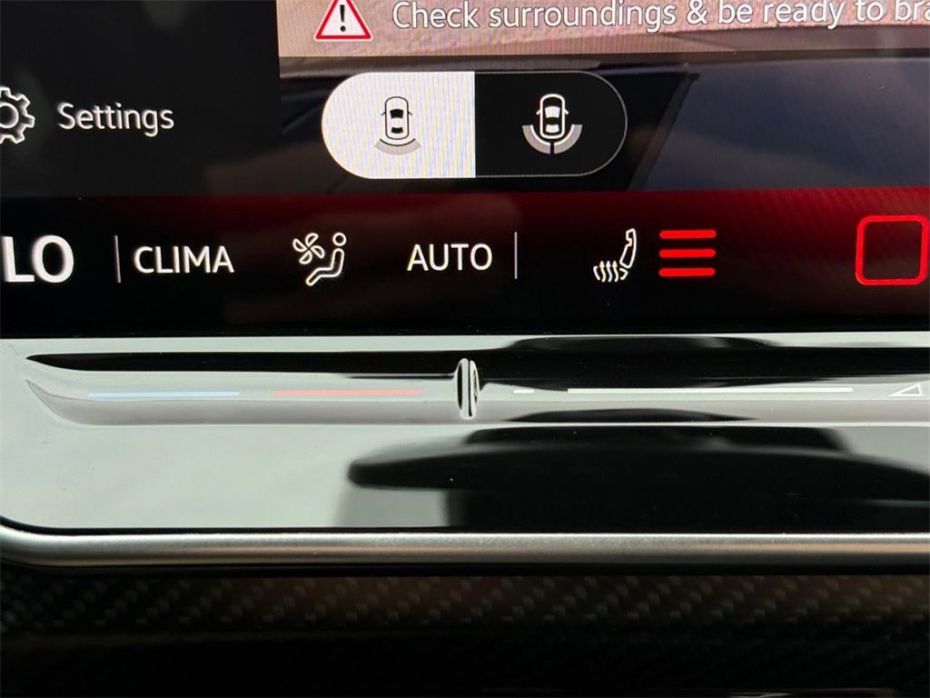 Used 2025 Volkswagen Golf R Black Edition image 19