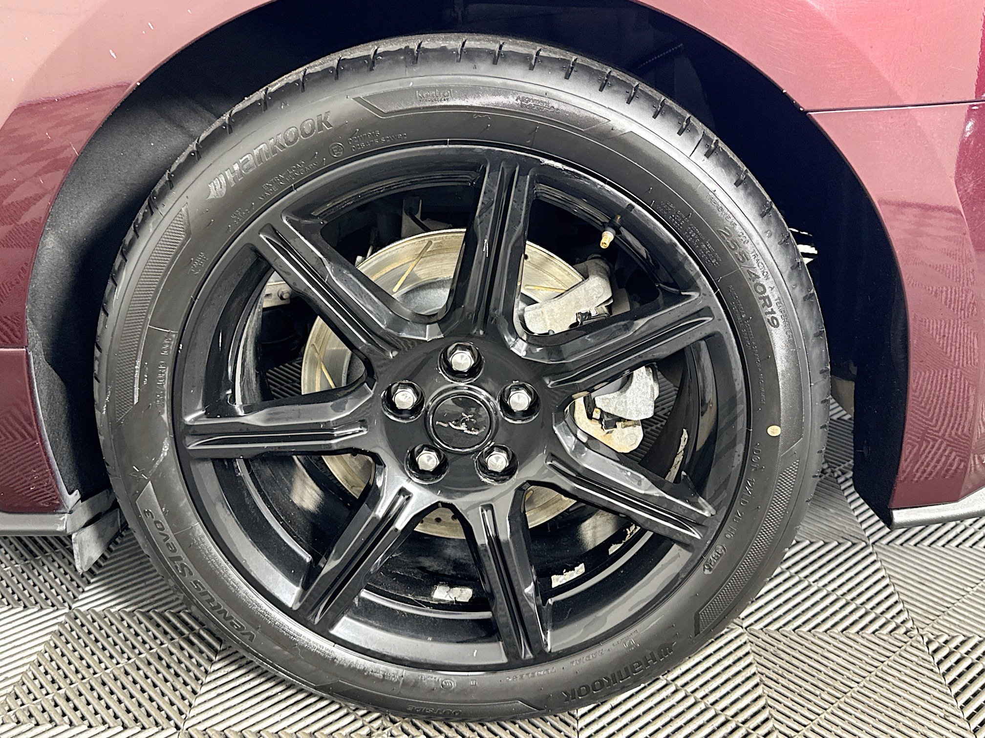 Used 2018 Ford Mustang GT w/ Black Accent Package RWD image 32
