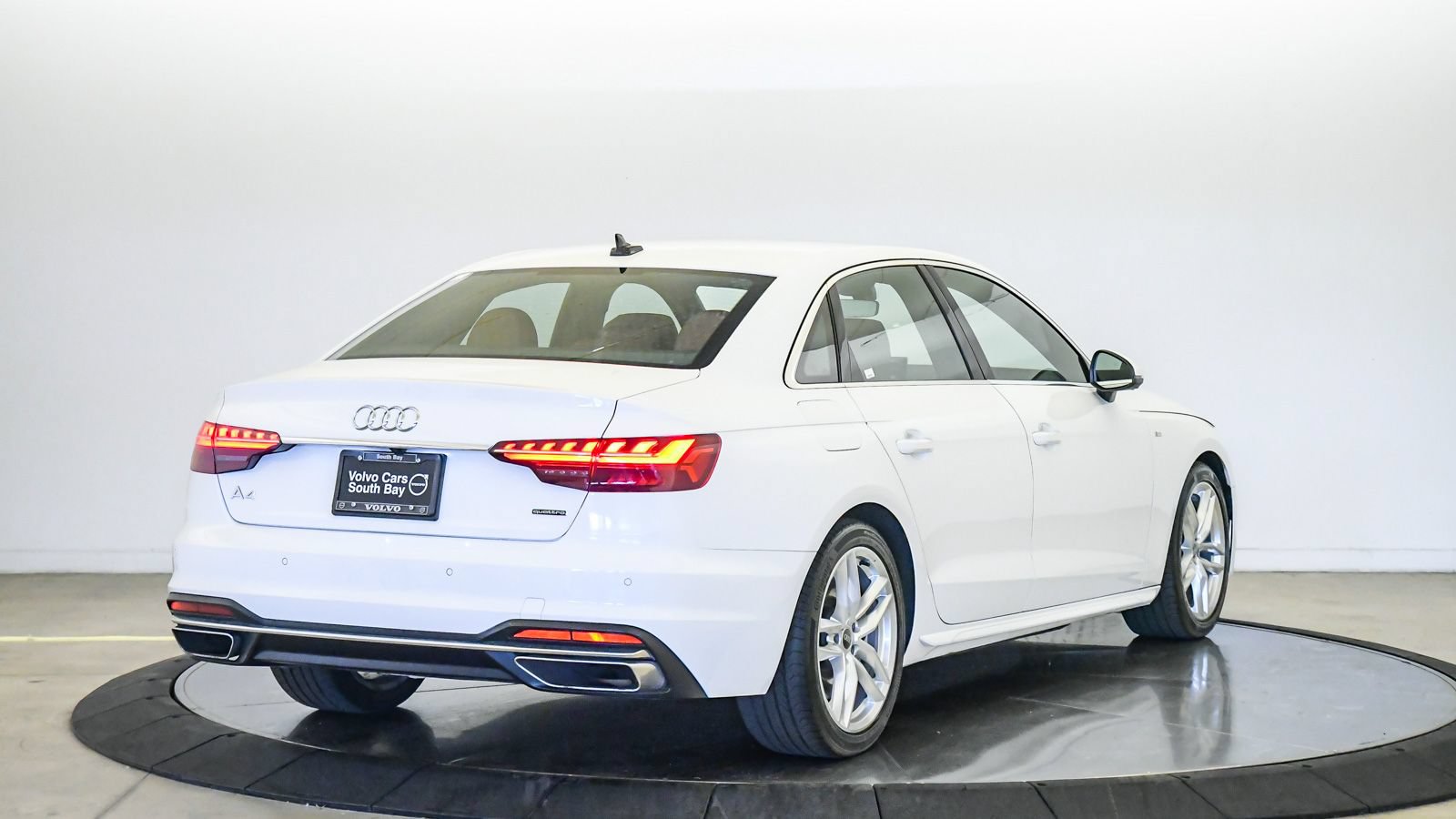 Used 2022 Audi A4 2.0T Premium Plus w/ Premium Plus Package AWD/4WD image 5