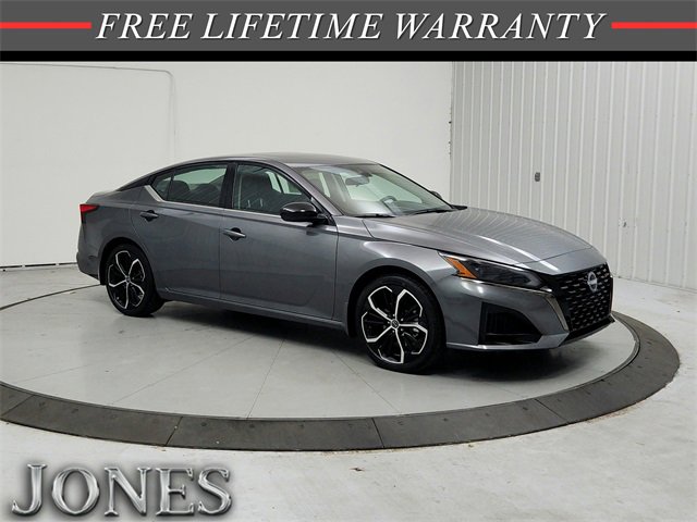 New 2025 Nissan Altima 2.5 SR w/ SR Premium Package image 1