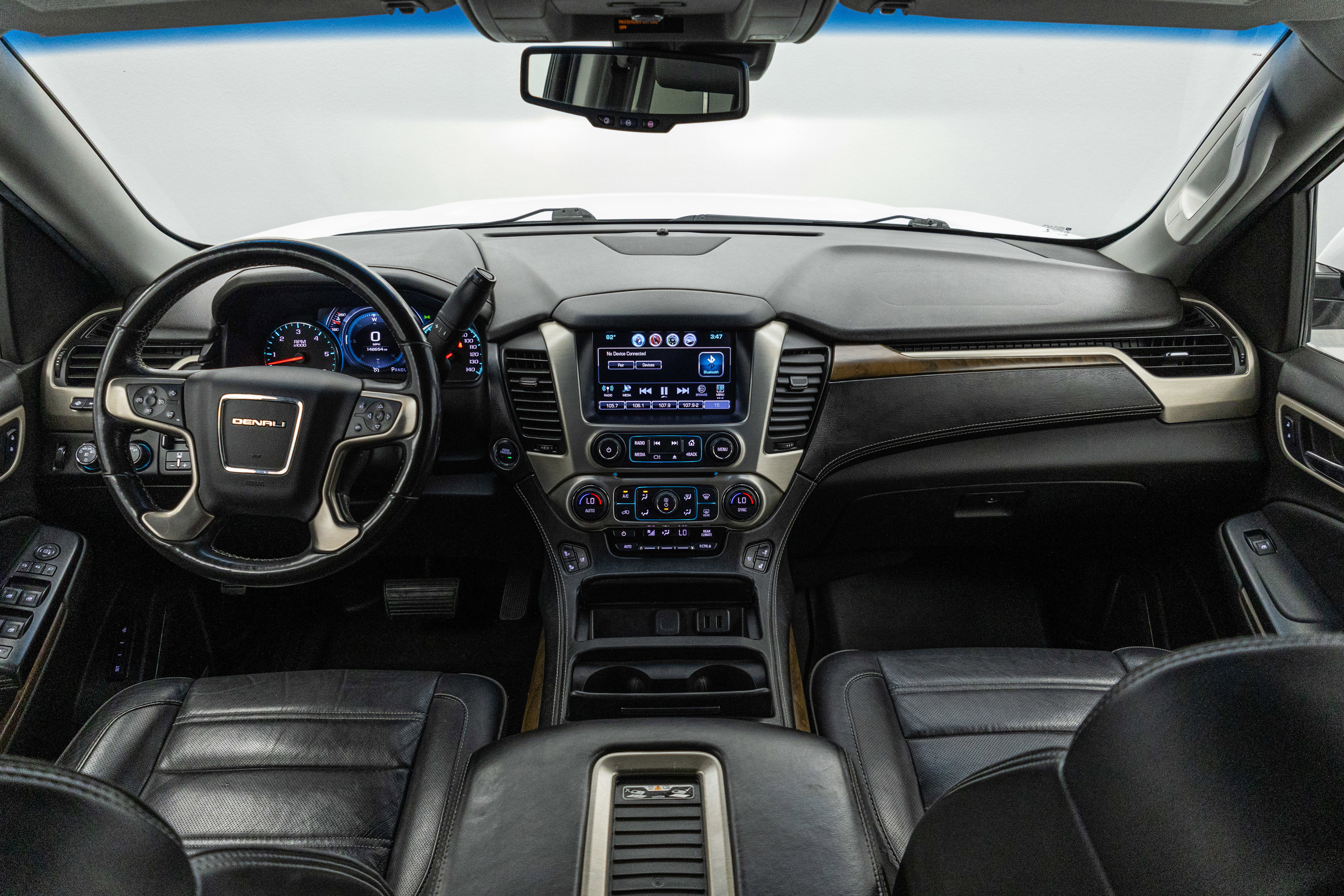 Used 2018 GMC Yukon Denali image 2