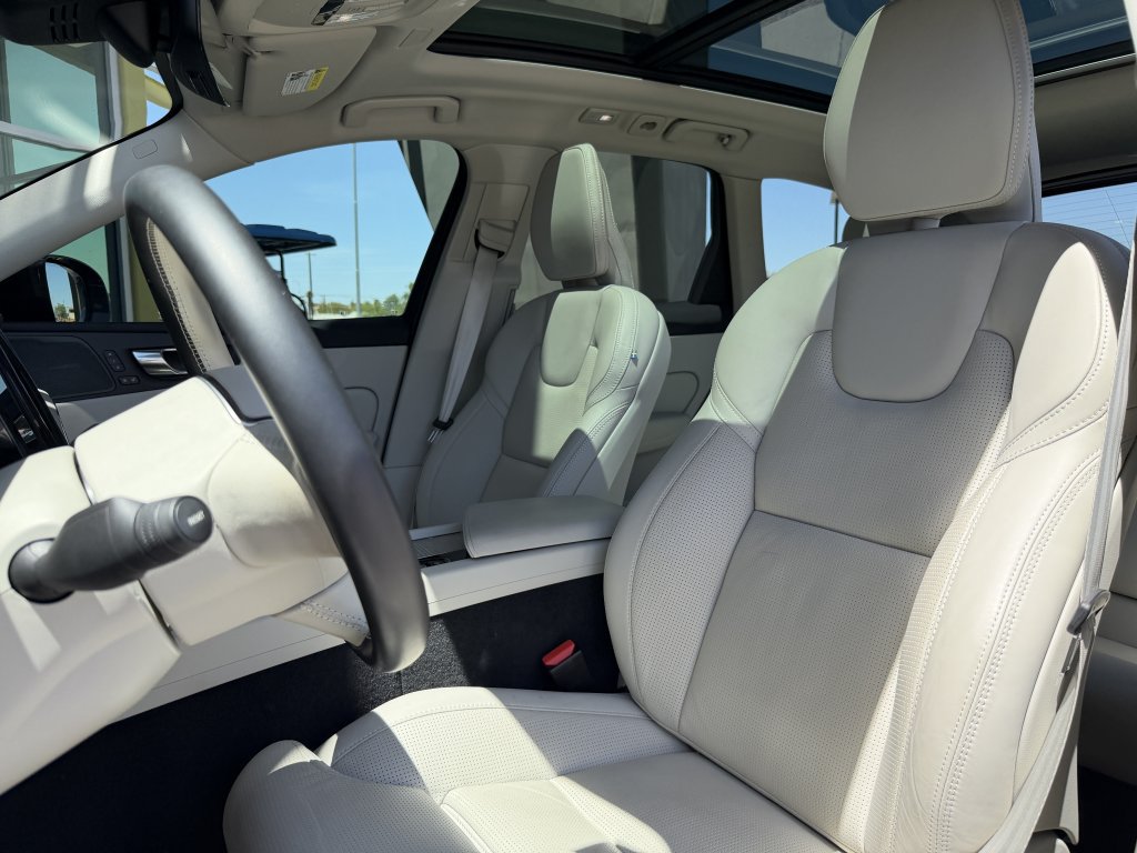 Used 2022 Volvo XC60 B5 Inscription w/ Advanced Package FWD image 36