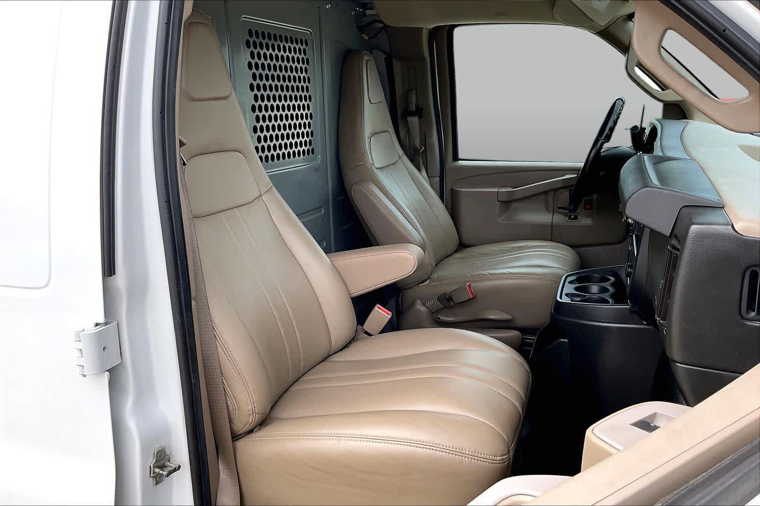 Used 2021 Chevrolet Express 2500 w/ Driver Convenience Package RWD image 8
