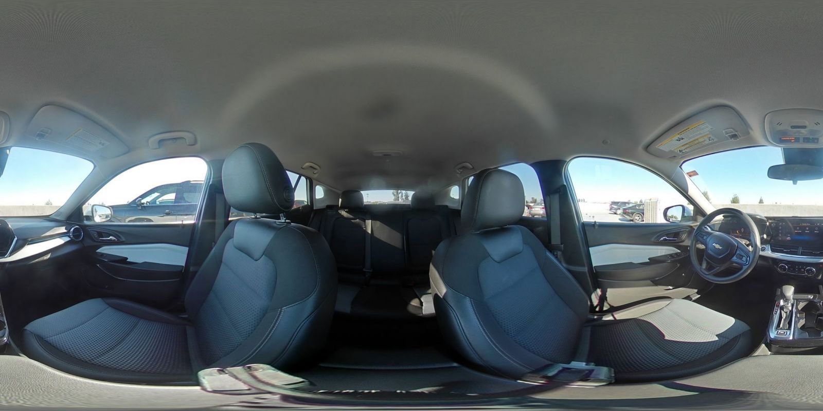 Used 2025 Chevrolet Trax LT FWD image 41