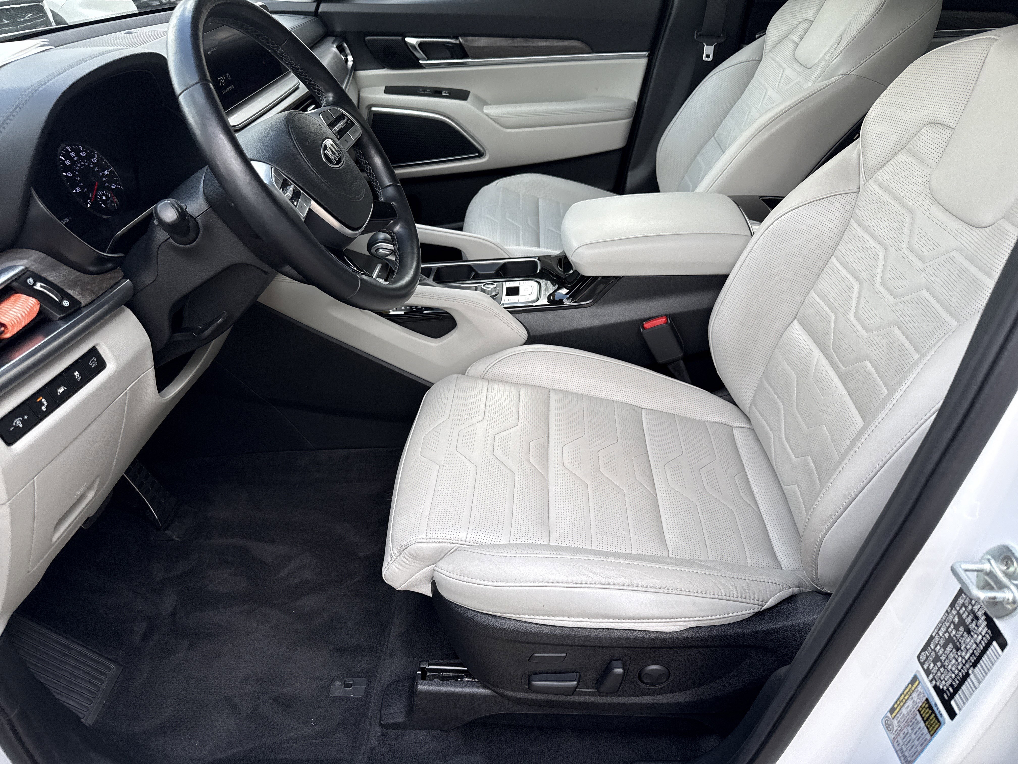 Used 2020 Kia Telluride SX w/ SX Prestige Package image 9