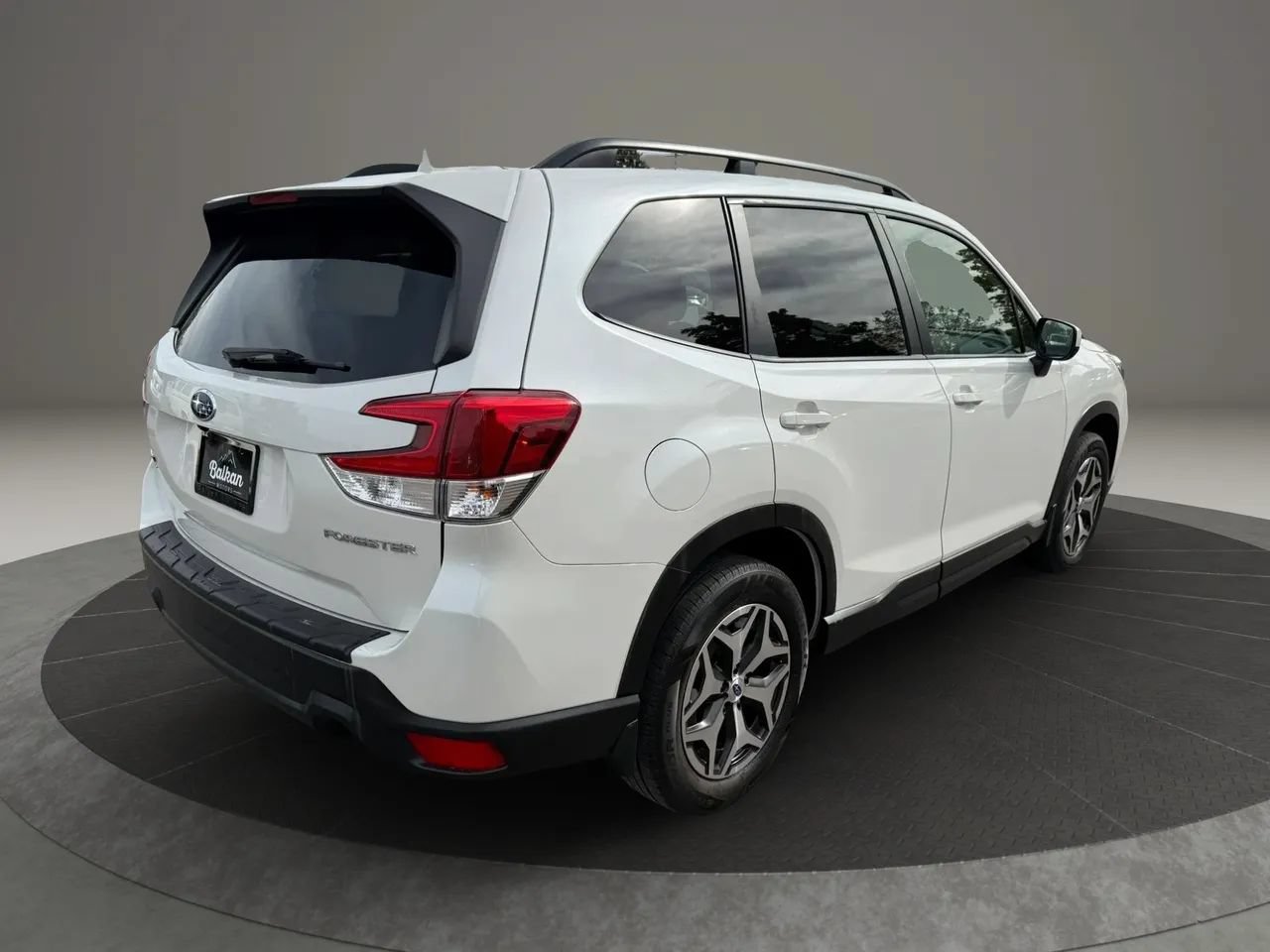 Used 2019 Subaru Forester Premium w/ All-Weather Package AWD/4WD image 5